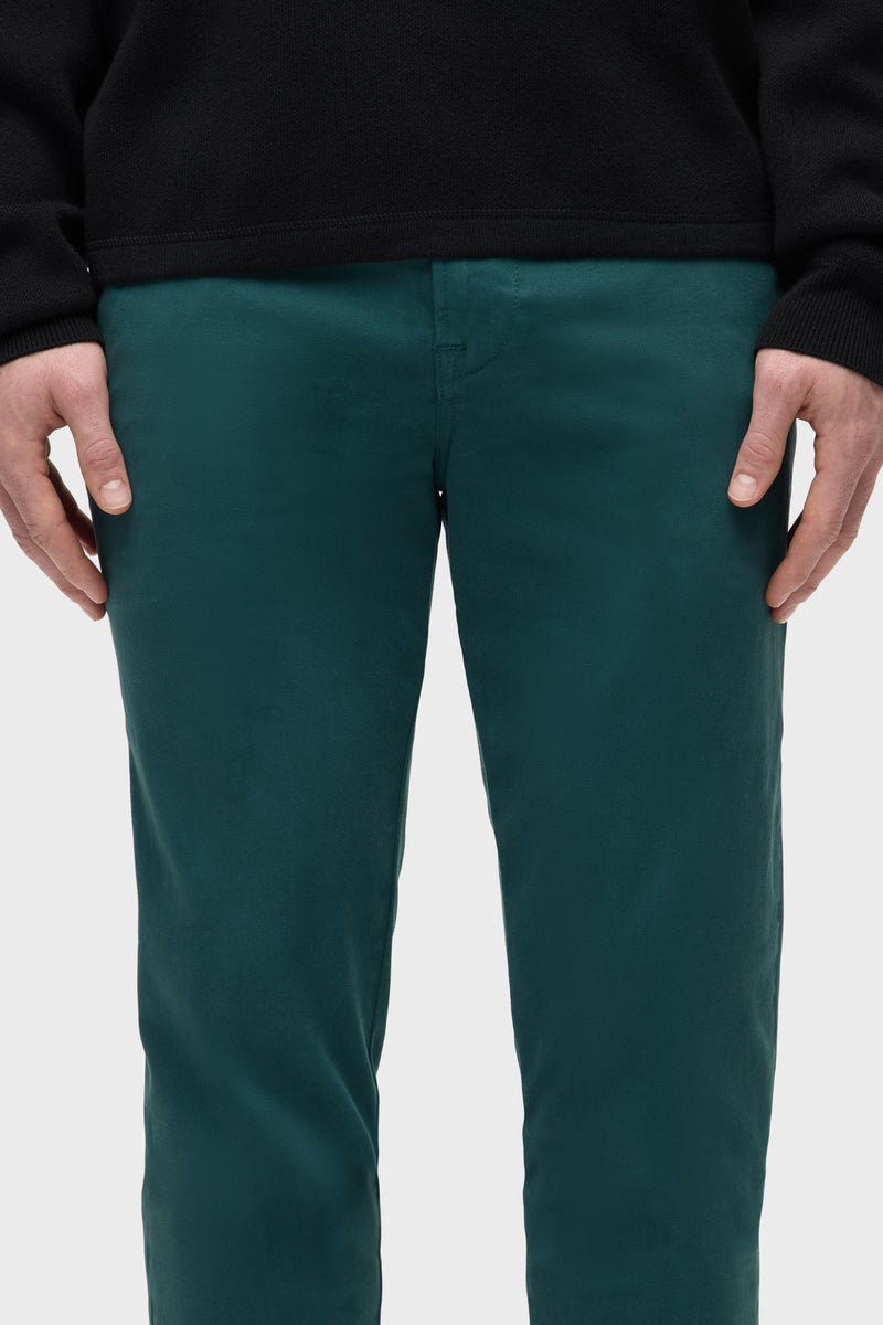 Classic Slim Straight Chino